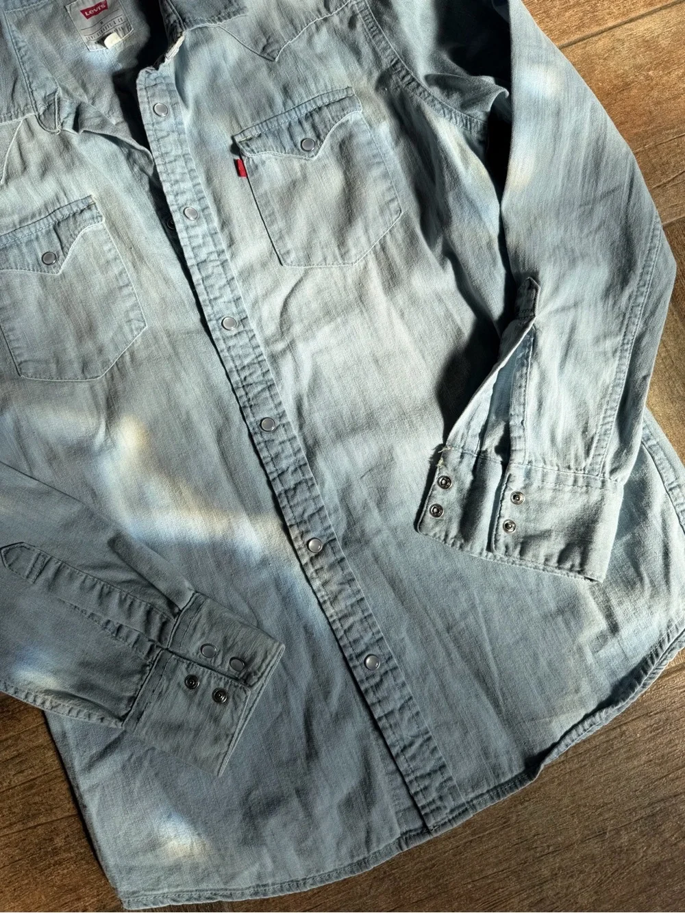 Levis dual great chest